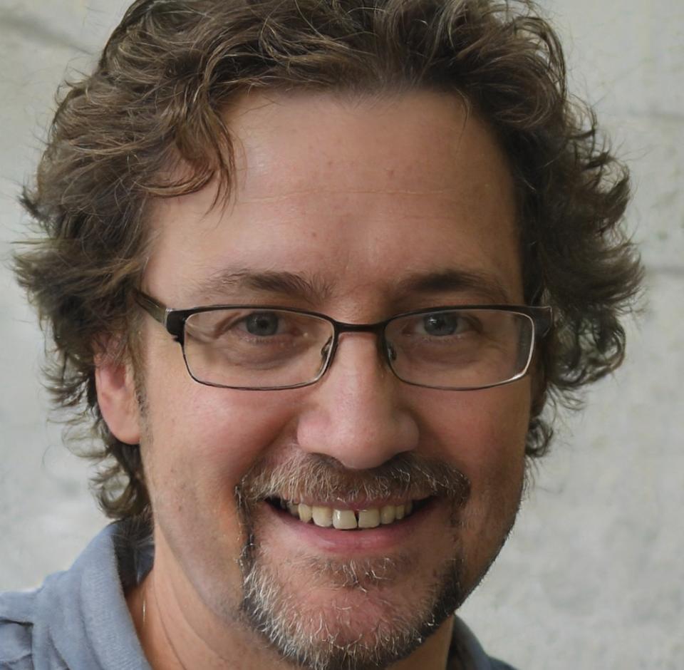 Dr. Heinrich Kessler, Experte für Wirtschaftsindikatoren und Marktanalyse